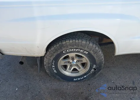 2000 Mazda B3000 Se/Sx z USA, uszkodzony, nr VIN 4F4YR12V1YTM25574